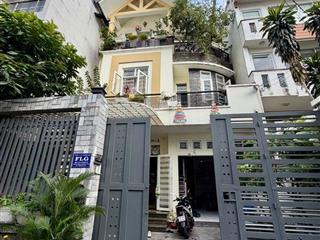 Bùi quang là  ngay emart 2  ngang 8m  hẻm xe hơi  sổ a4