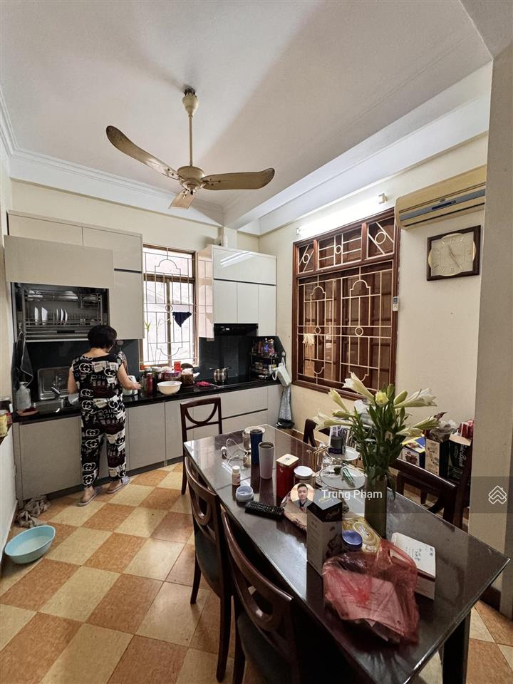 Bán nhà quan thổ 3, tôn đức thắng. dt 45m2  mt 3,6m  5 tầng căn góc 3 mặt thoáng. giá 10,3 tỷ