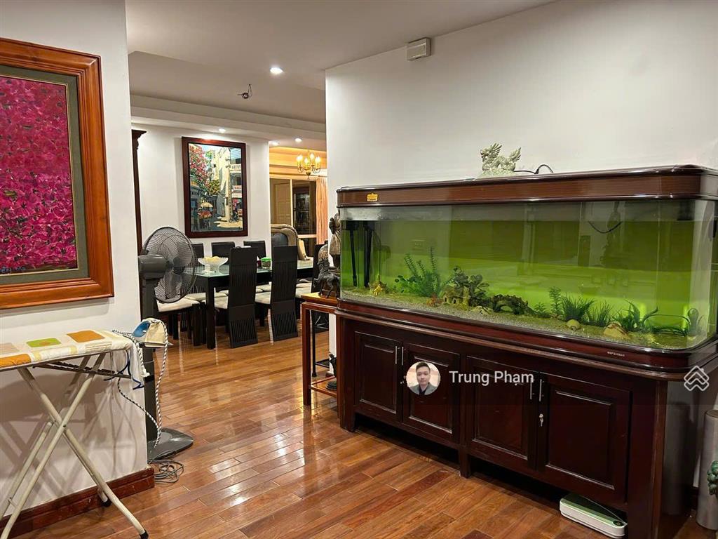 Bán gấp căn góc 4pn  150m2 tòa g2 ciputra, tầng trung view hồ tây, ban công đông nam full nội thất