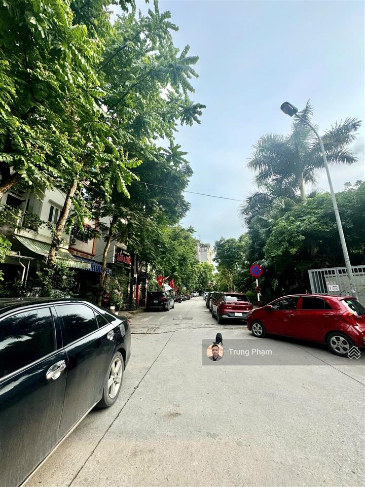 Cần bán gấp nhà phố trần quang diệu, đống đa. lô góc 3 mặt thoáng 66m2  mt 4m. cách ô tô 30m