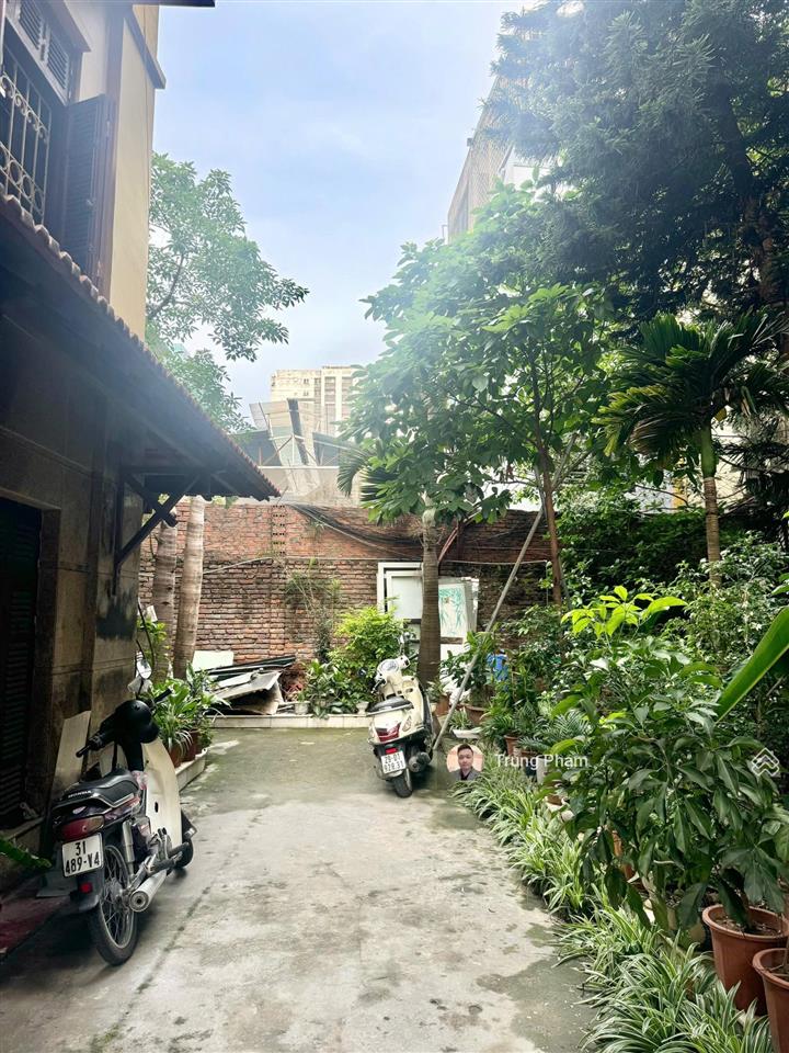 Cần bán gấp nhà phố trần quang diệu, đống đa. lô góc 3 mặt thoáng 66m2  mt 4m. cách ô tô 30m