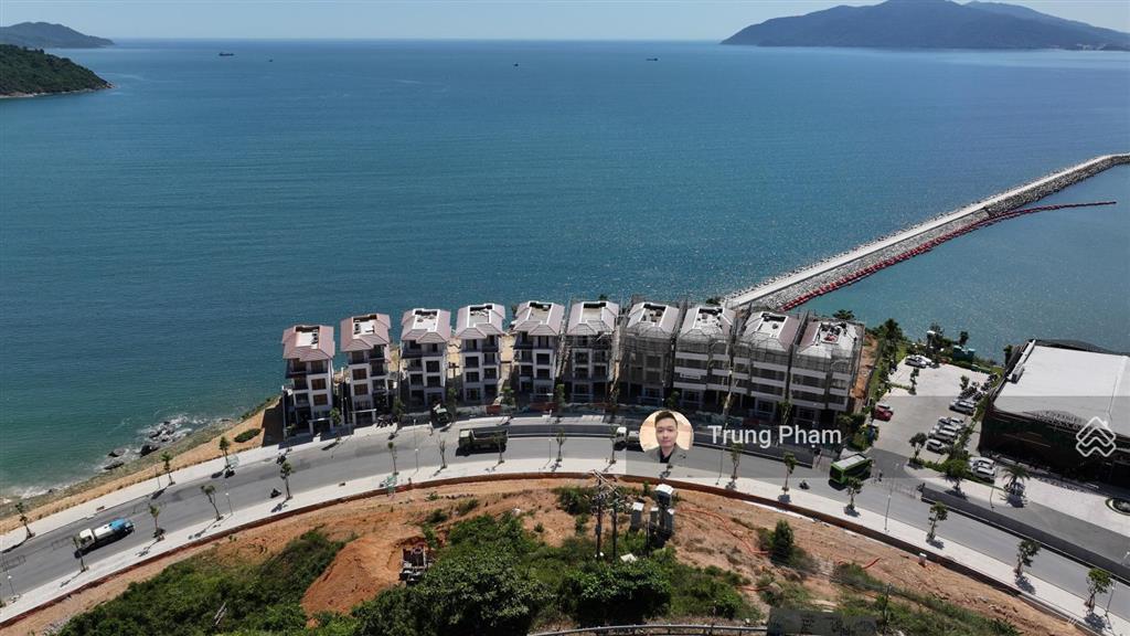 Bán biệt thự đơn lập vịnh mây cao độ sườn đồi view biển, dt 260350m2, ck 13%/năm, voucher 30%