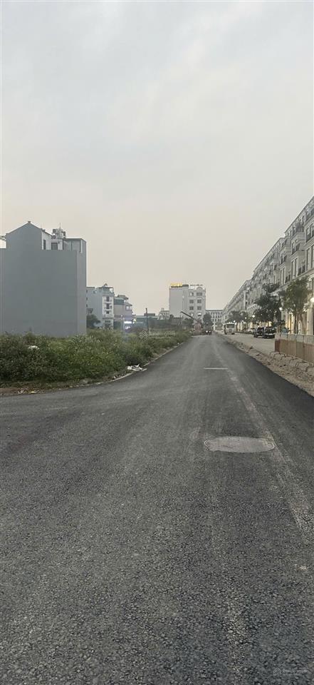 Bán 70m đất dịch vụ yên vĩnh siêu đẹp mặt tiền 4,6m hướng đông nam