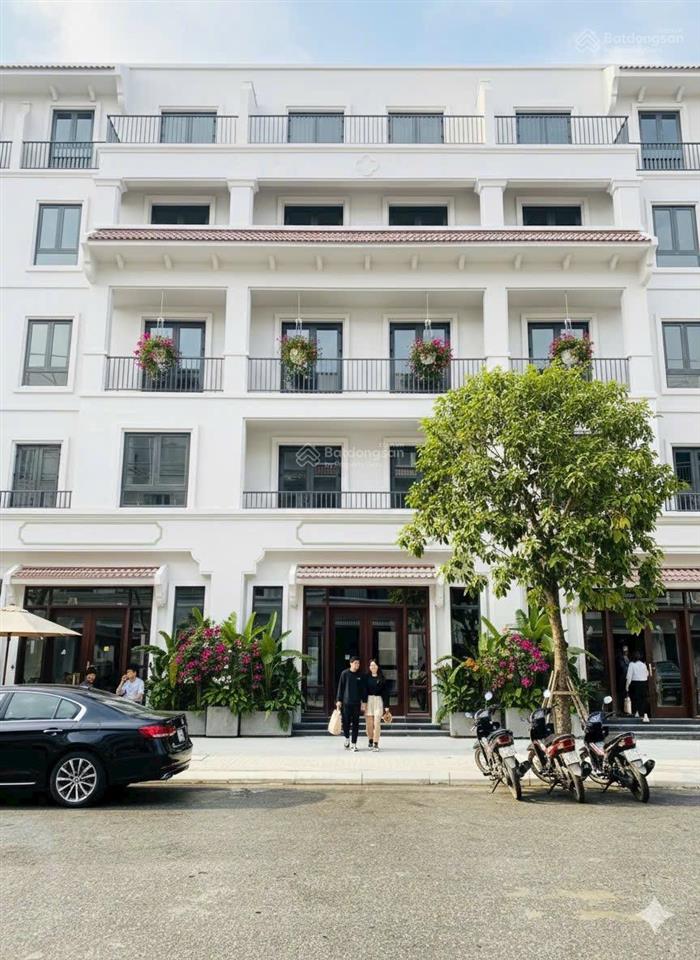 Tôi cần bán căn shophouse 90m2 giá 14,2 tỷ dự án vinhomes cổ loa