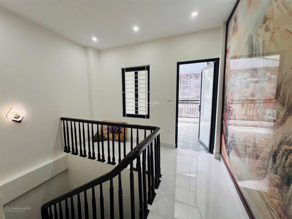 Lô góc thái thịnh, trước nhà sh quay đầu, 30m ra ô tô dừng đỗ, bagac đỗ cửa ở ngay 48m2*5t.
