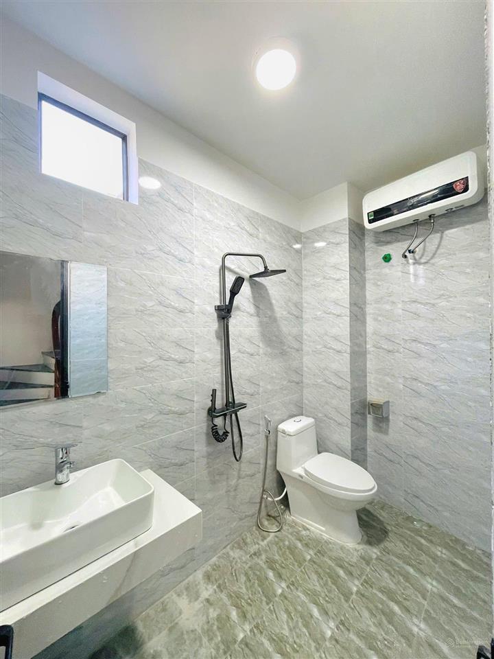 Lô góc thái thịnh, trước nhà sh quay đầu, 30m ra ô tô dừng đỗ, bagac đỗ cửa ở ngay 48m2*5t.
