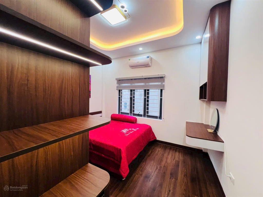 Lô góc thái thịnh, trước nhà sh quay đầu, 30m ra ô tô dừng đỗ, bagac đỗ cửa ở ngay 48m2*5t.