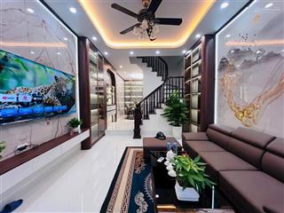 Lô góc thái thịnh, trước nhà sh quay đầu, 30m ra ô tô dừng đỗ, bagac đỗ cửa ở ngay 48m2*5t.