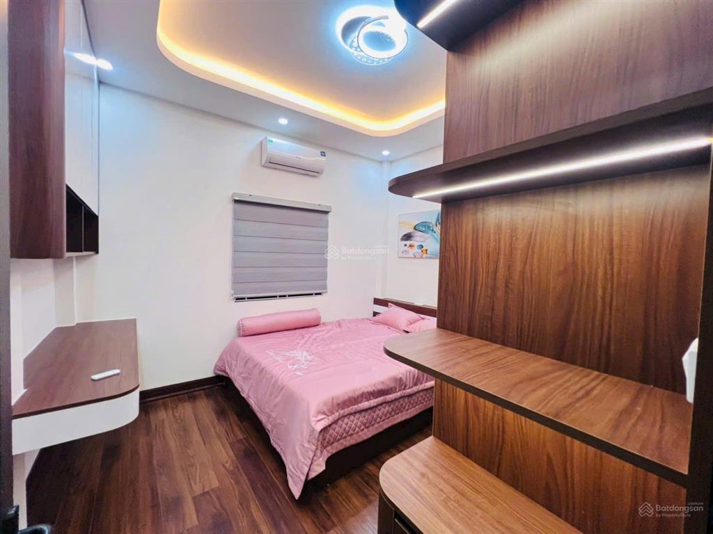 Lô góc thái thịnh, trước nhà sh quay đầu, 30m ra ô tô dừng đỗ, bagac đỗ cửa ở ngay 48m2*5t.