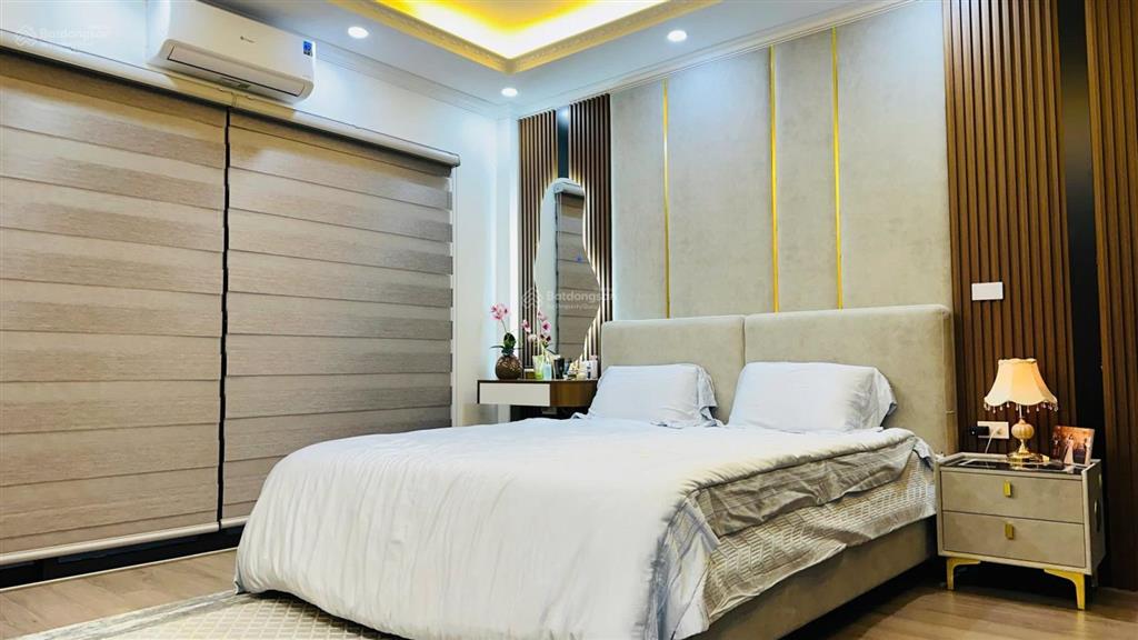 Phải nhanh! nhà thái thịnh 30m ra ô tô, 3 thoáng, trước nhà sh quay đầu, mt 4m, thang máy 42m2