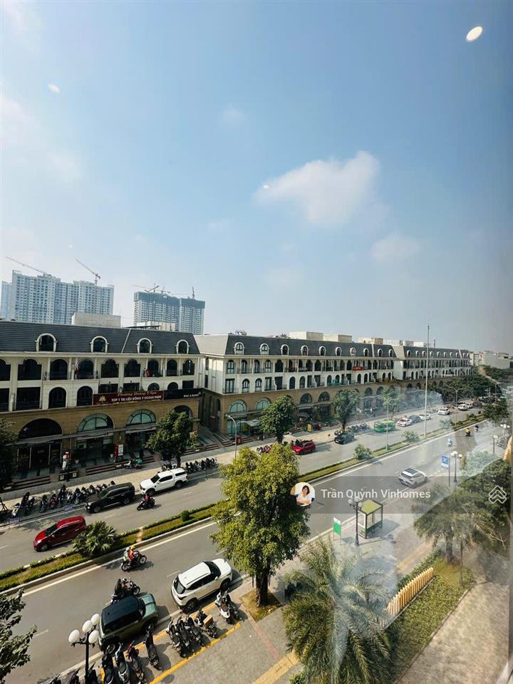 Bán căn hộ 1pn+ căn to 52m² full đồ nội thất cao cấp tòa mới nhất, view tây nam gần bến bus