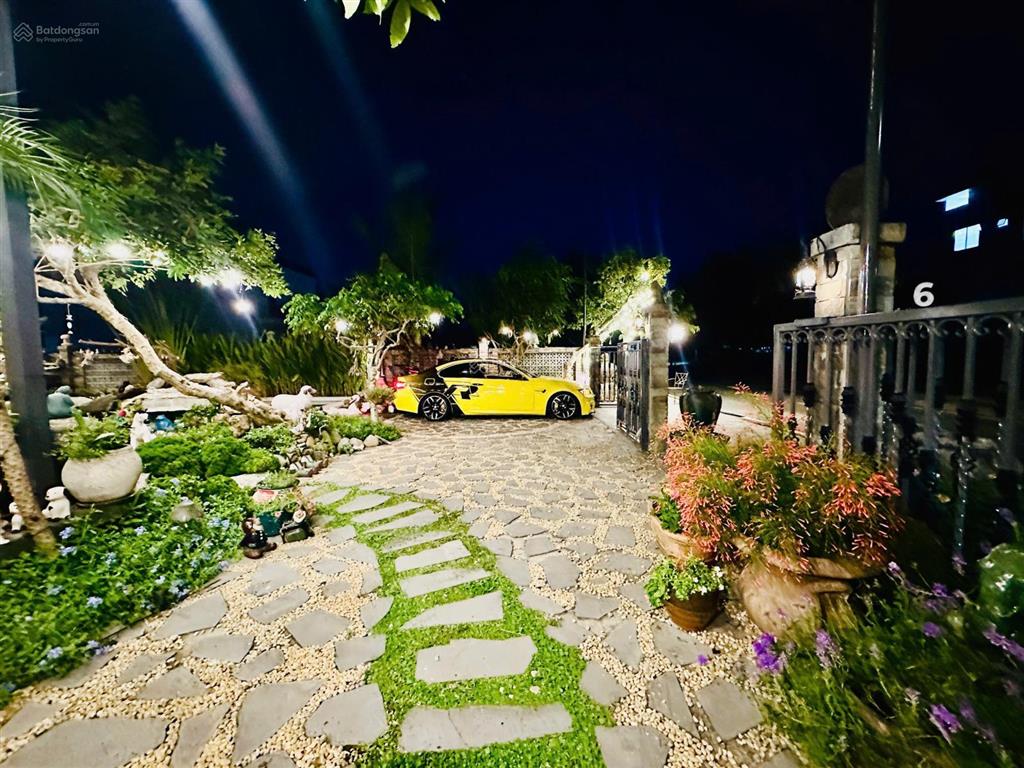 Bán đất tặng biệt thự hồ bơi khu dân cư bộ công an nhà bè, đường 16m, 15,5m x 19,5m, full nội thất