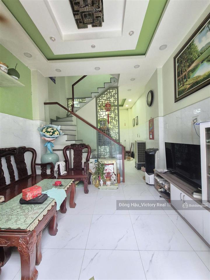 Bán nhà mới 958/lạc long quân  dt 35m²  1 trệt 2 lầu  giá 5.7 tỷ tl