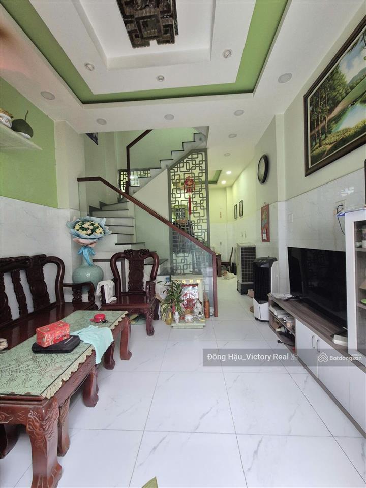 Bán nhà mới 958/lạc long quân  dt 35m²  1 trệt 2 lầu  giá 5.7 tỷ tl