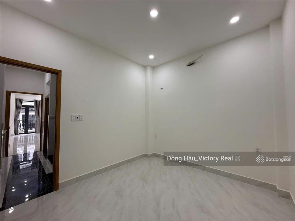 Bán nhà mới  hxh 7m giải phóng  khu sân bay  4 tầng  giá 11.2 tỷ tl
