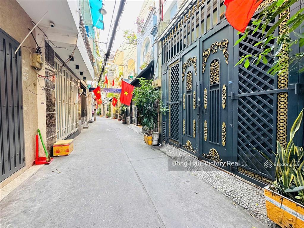 Bán nhà hxh lạc long quân  4 tầng  50m2  giá 8.5 tỷ tl