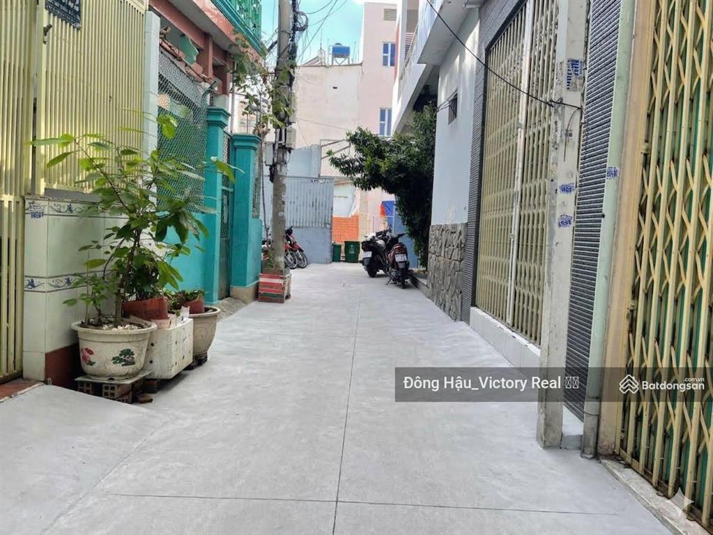 Bán nhà thành mỹ, lạc long quân  dt 4.1 x 12  1 trệt 2 lầu sân thượng  giá 6.2 tỷ tl