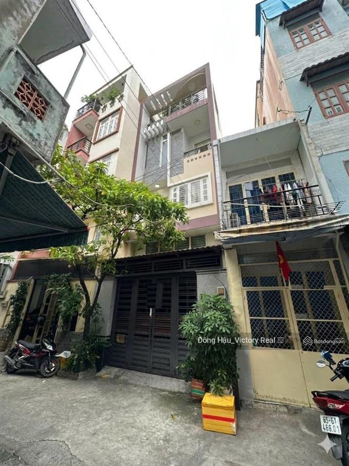Nhà nguyên căn lạc long quân  dt 70m2  4pn  5 wc  4 tầng  giá 19 triệu/tháng