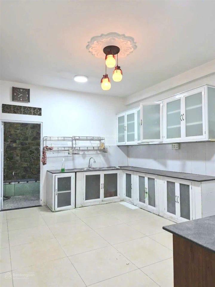 Nhà 2 lầu + sân thượng 68.1m2 hẻm xe hơi thông đường số 51, gần bờ kênh