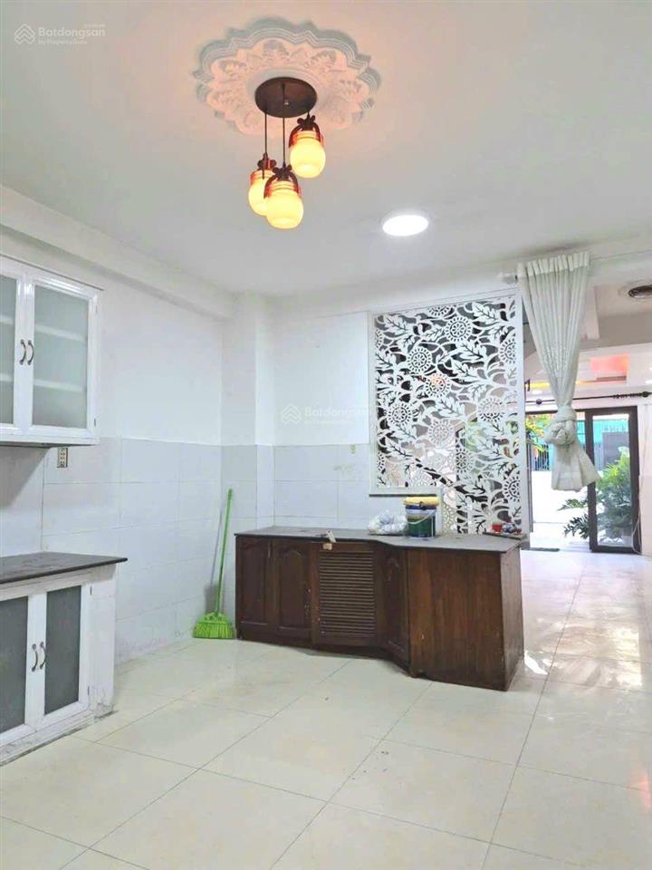 Nhà 2 lầu + sân thượng 68.1m2 hẻm xe hơi thông đường số 51, gần bờ kênh