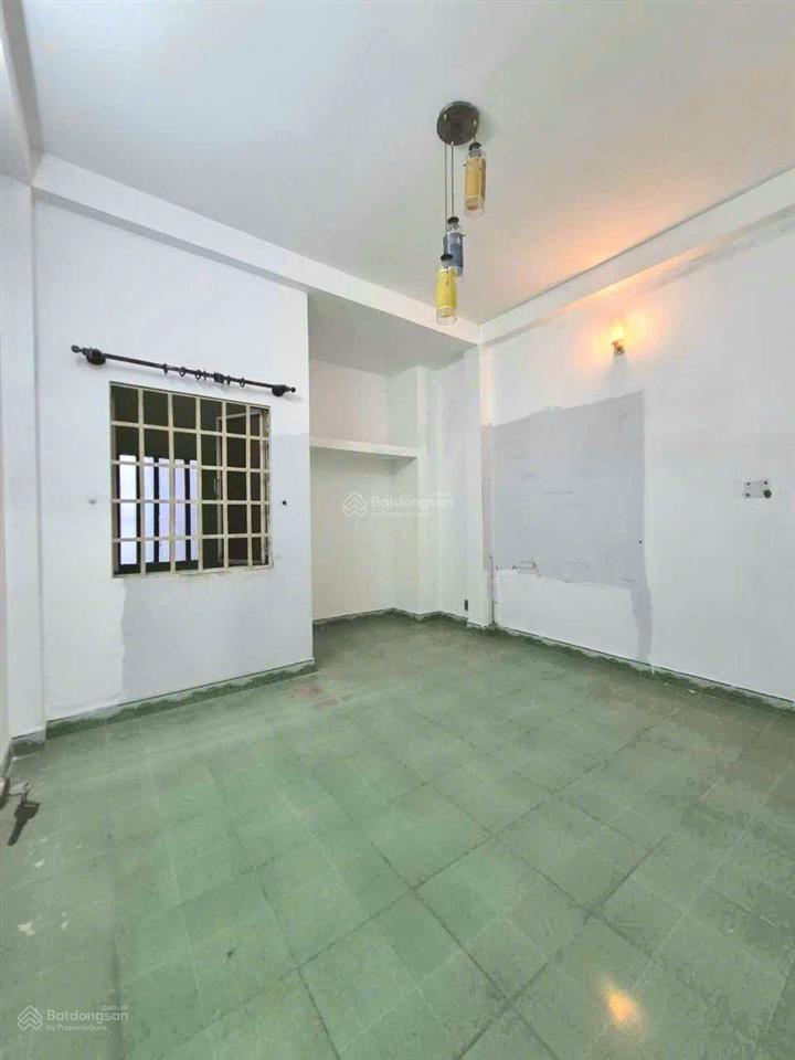 Nhà 2 lầu + sân thượng 68.1m2 hẻm xe hơi thông đường số 51, gần bờ kênh