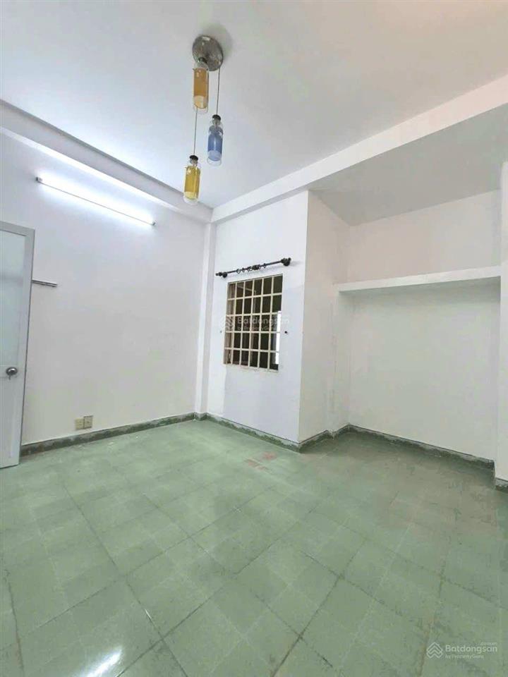 Nhà 2 lầu + sân thượng 68.1m2 hẻm xe hơi thông đường số 51, gần bờ kênh