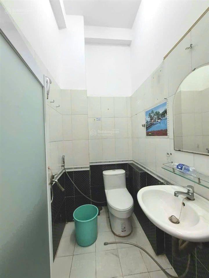 Nhà 2 lầu + sân thượng 68.1m2 hẻm xe hơi thông đường số 51, gần bờ kênh