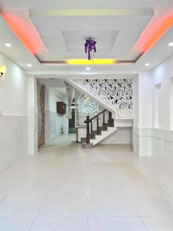 Nhà 2 lầu + sân thượng 68.1m2 hẻm xe hơi thông đường số 51, gần bờ kênh