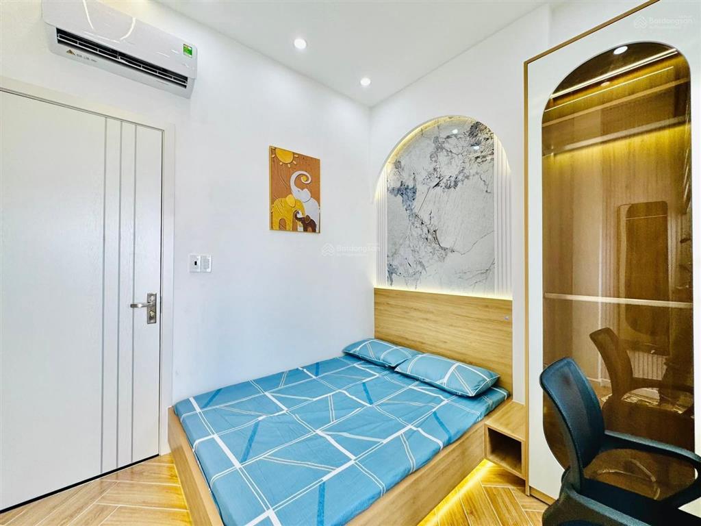 Nhà 2 lầu 24.7m2 hẻm xe hơi thông, ngay trục đường dương quảng hàm và nguyễn thái sơn