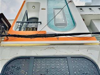 Nhà 2 lầu 24.7m2 hẻm xe hơi thông, ngay trục đường dương quảng hàm và nguyễn thái sơn