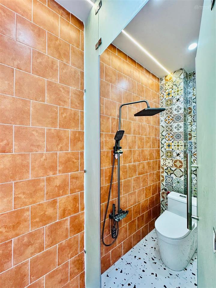 Nhà 2 lầu 24.7m2 hẻm xe hơi thông, ngay trục đường dương quảng hàm và nguyễn thái sơn