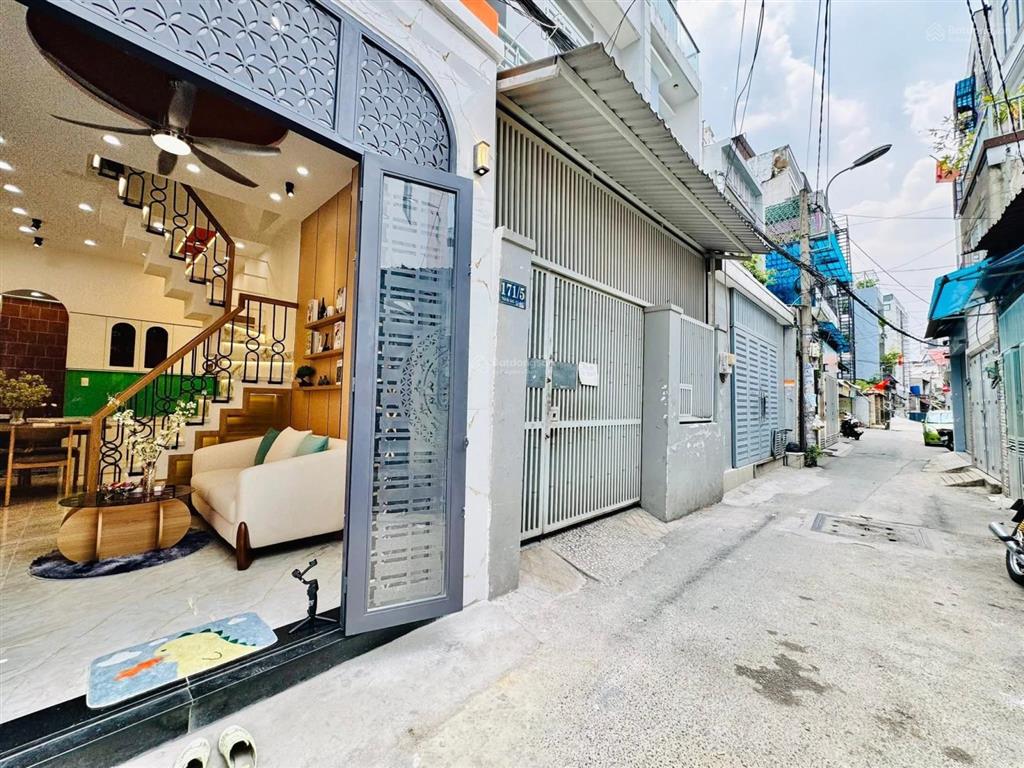 Nhà 2 lầu 24.7m2 hẻm xe hơi thông, ngay trục đường dương quảng hàm và nguyễn thái sơn
