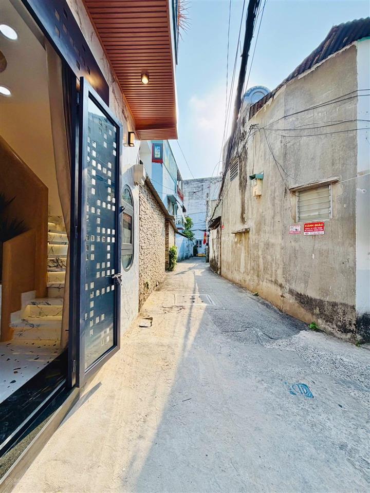 Nhà 1 lầu 30.8m² hẻm 3m thông, đường số 18, ngay công viên làng hoa