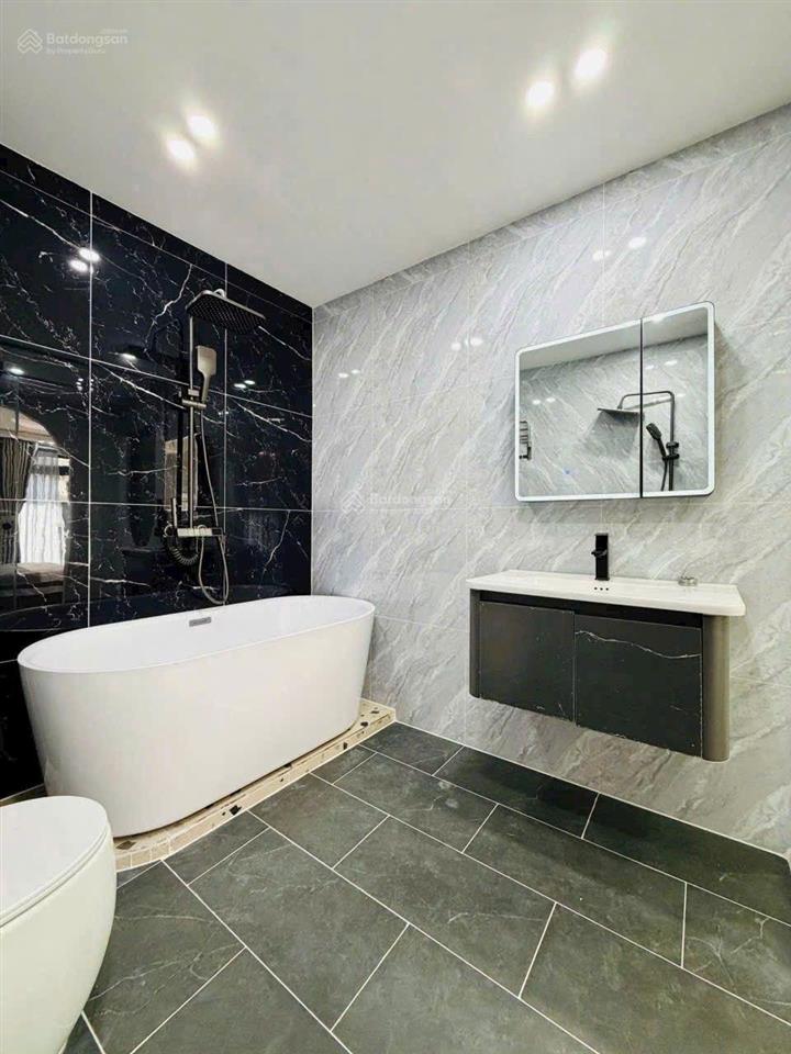 Nhà 5 tầng 36.2m2 hẻm xe hơi đường huỳnh văn nghê, gần chợ phạm văn bạch