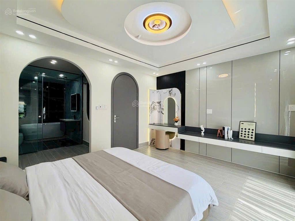 Nhà 5 tầng 36.2m2 hẻm xe hơi đường huỳnh văn nghê, gần chợ phạm văn bạch