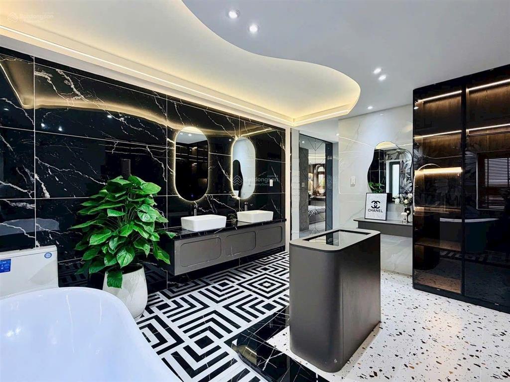 Nhà xây mới 5 tầng 60m2 hẻm xe hơi đường quang trung, gần emart 2