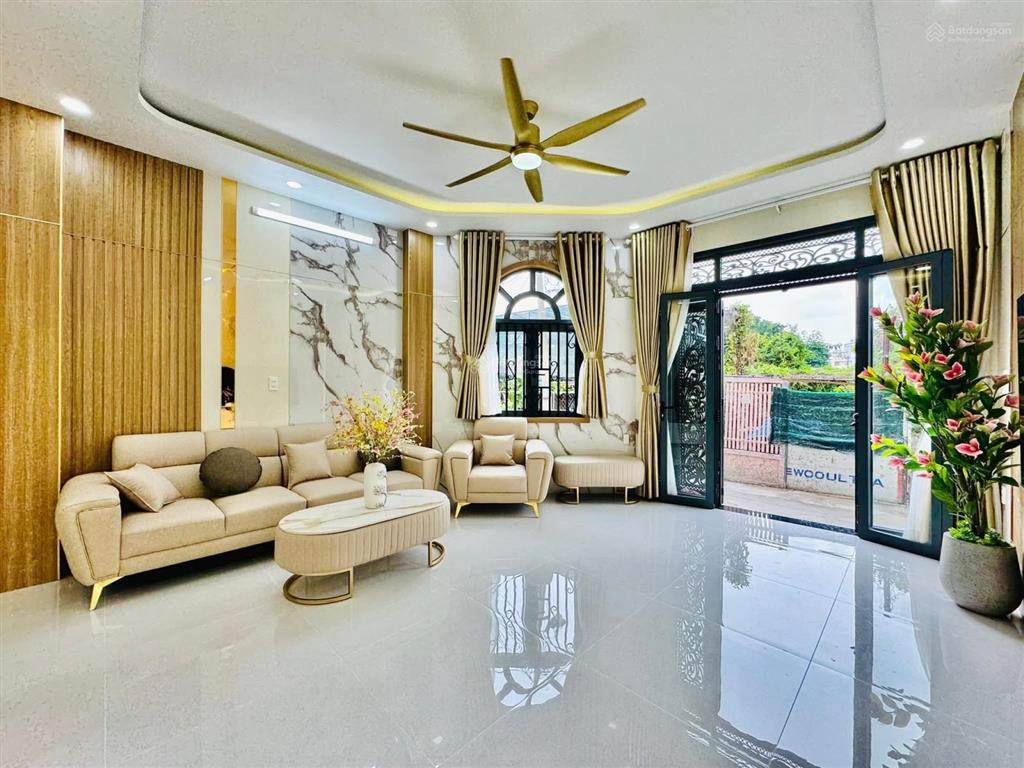 Siêu phẩm xây mới 4 tầng 64.6m² căn góc 2 mặt hẻm xe hơi, gần emart 2