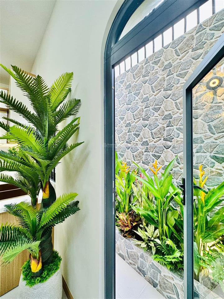 Siêu phẩm xây mới 4 tầng 64.6m² căn góc 2 mặt hẻm xe hơi, gần emart 2