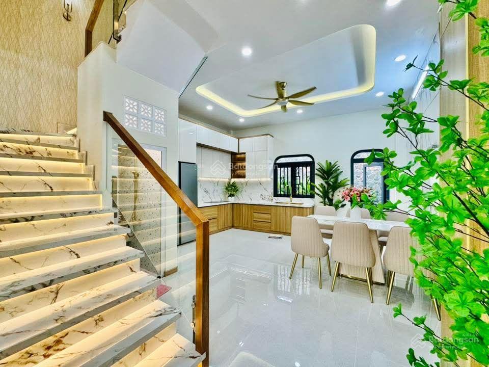 Siêu phẩm xây mới 4 tầng 64.6m² căn góc 2 mặt hẻm xe hơi, gần emart 2