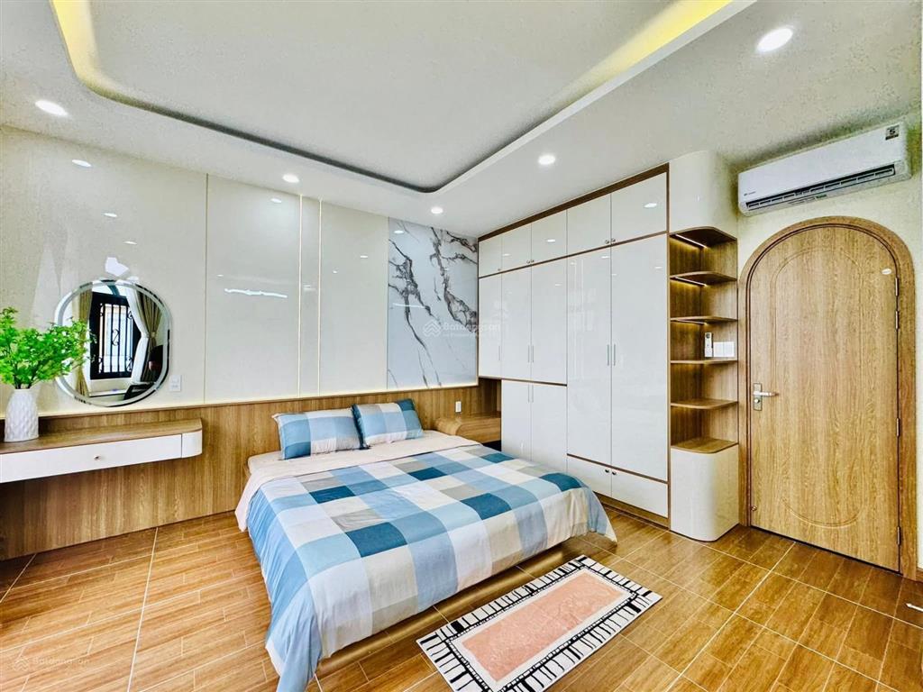 Siêu phẩm xây mới 4 tầng 64.6m² căn góc 2 mặt hẻm xe hơi, gần emart 2