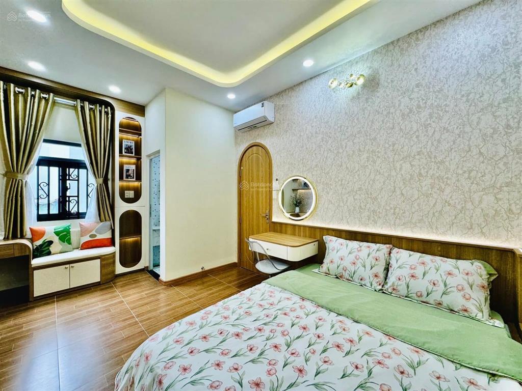 Siêu phẩm xây mới 4 tầng 64.6m² căn góc 2 mặt hẻm xe hơi, gần emart 2