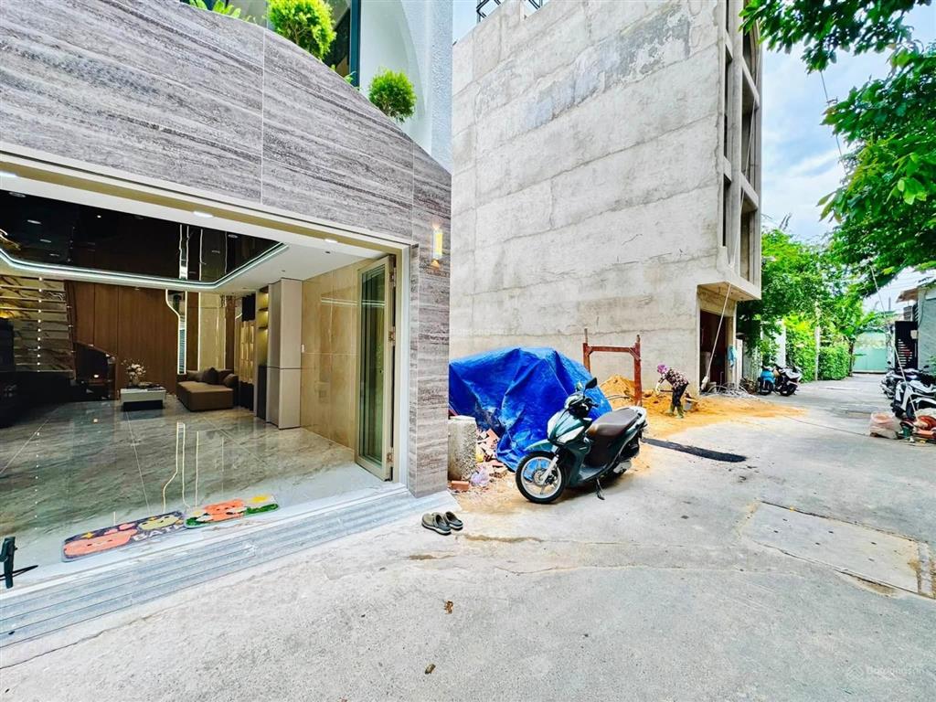 Siêu phẩm xây mới 5 tầng 47,4m2 đường quang trung, ngay bệnh viện hồng đức