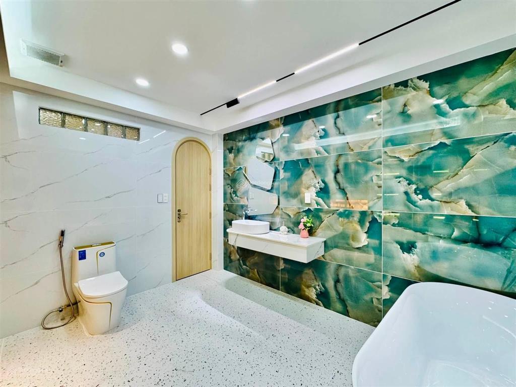 Siêu phẩm xây mới 5 tầng 47,4m2 đường quang trung, ngay bệnh viện hồng đức