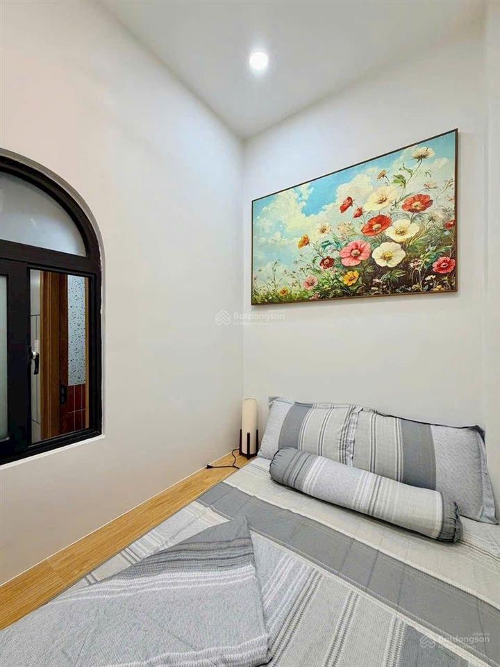 Bán lỗ giảm giá 550tr, nhà 2 lầu 52,7m2 hẻm xe hơi đường số 59, sát chợ thạch đà