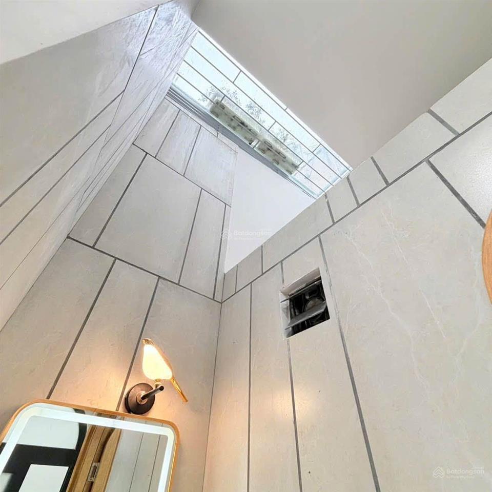 Bán lỗ giảm giá 550tr, nhà 2 lầu 52,7m2 hẻm xe hơi đường số 59, sát chợ thạch đà