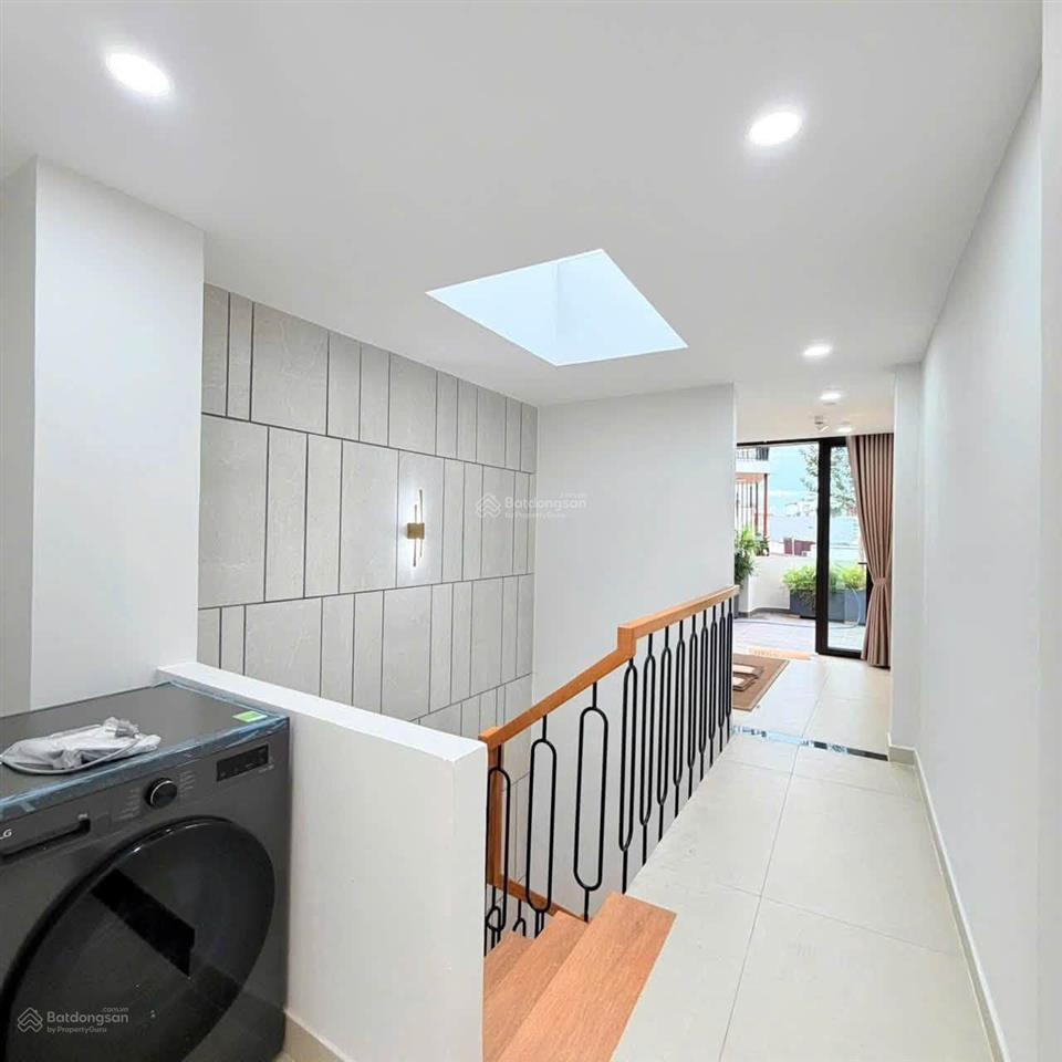 Bán lỗ giảm giá 550tr, nhà 2 lầu 52,7m2 hẻm xe hơi đường số 59, sát chợ thạch đà