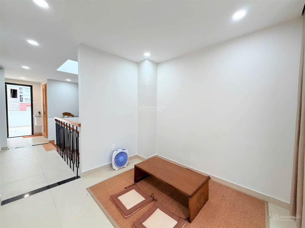 Bán lỗ giảm giá 550tr, nhà 2 lầu 52,7m2 hẻm xe hơi đường số 59, sát chợ thạch đà