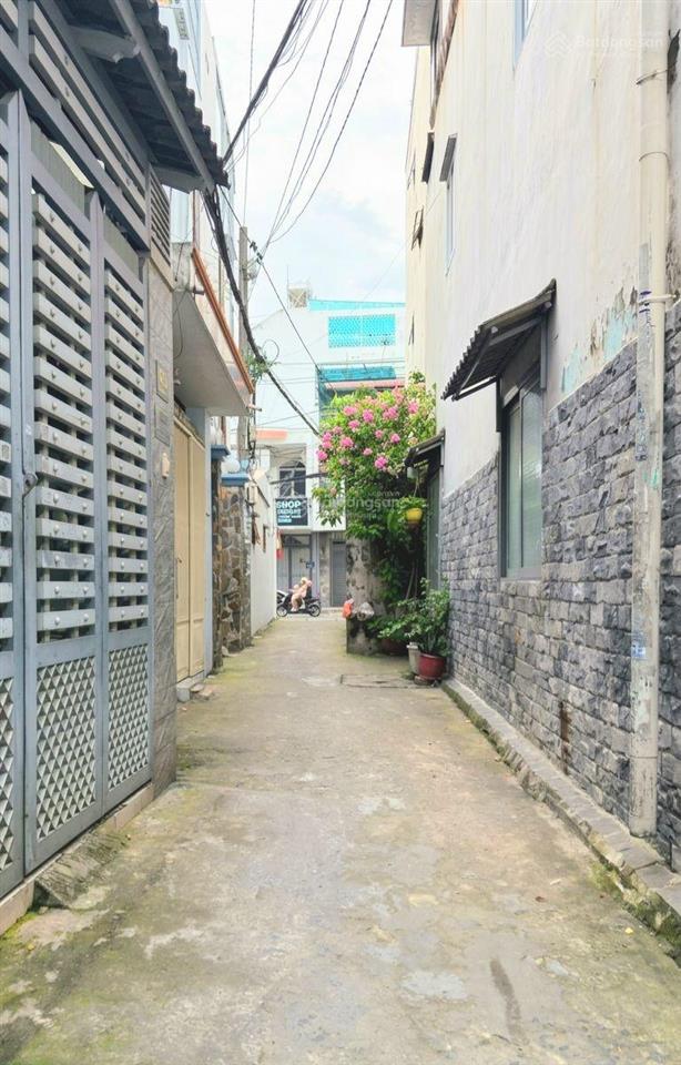 Nhà 3 lầu 32.4m2 hẻm 2.5m sát mặt tiền đường số 4, ngay công viên làng hoa