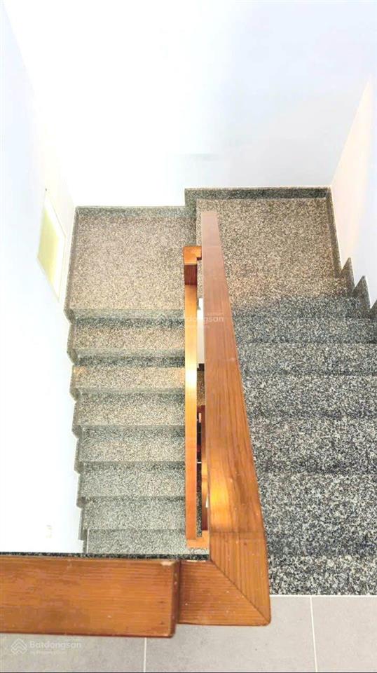 Nhà 3 lầu 32.4m2 hẻm 2.5m sát mặt tiền đường số 4, ngay công viên làng hoa