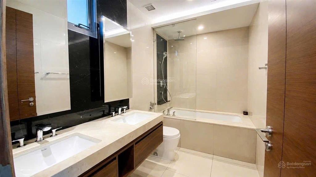 3pn full nội thất mới, 127m2, tầng cao view sông trống sẵn